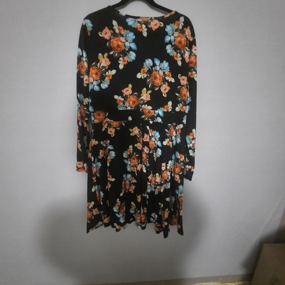 Floral Black Dress - Picture 5 of 5